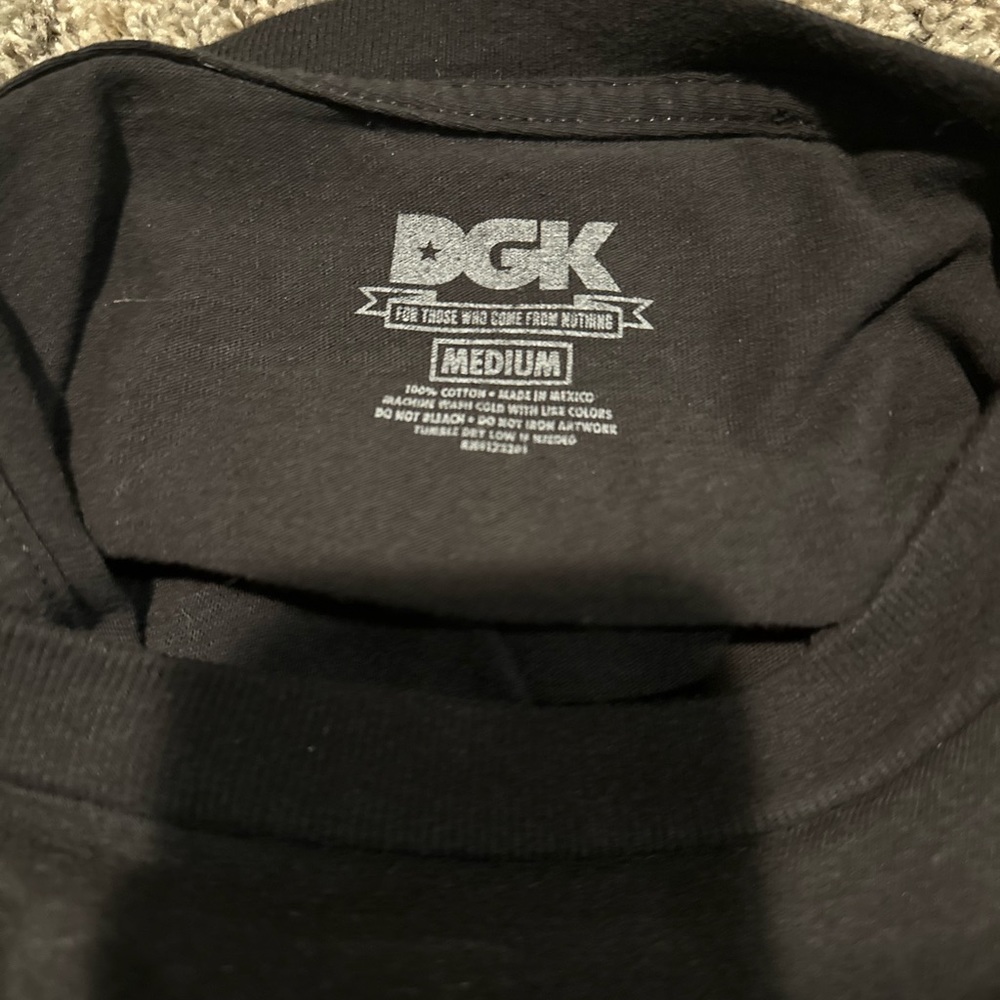 T-Shirt - Picture 2 of 2